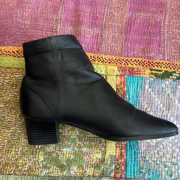 Vintage black pointy leather boots with stacked heel size 8.5 - Picture 5 of 6